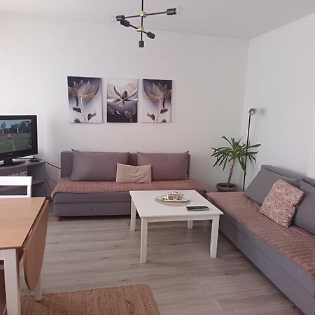 Appartamento Enjoy Traveling Tuzla Esterno foto