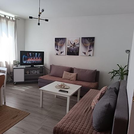 Appartamento Enjoy Traveling Tuzla Esterno foto