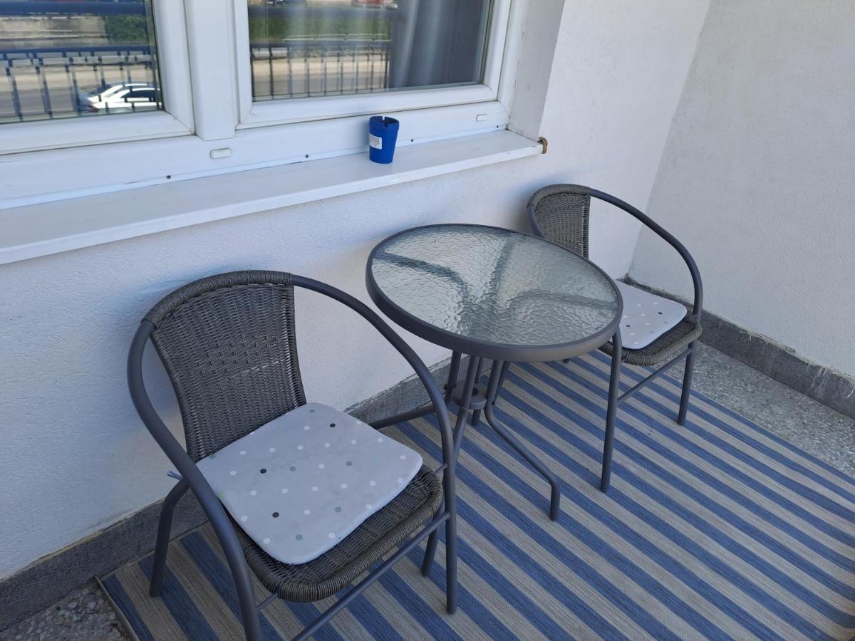 Appartamento Enjoy Traveling Tuzla Esterno foto
