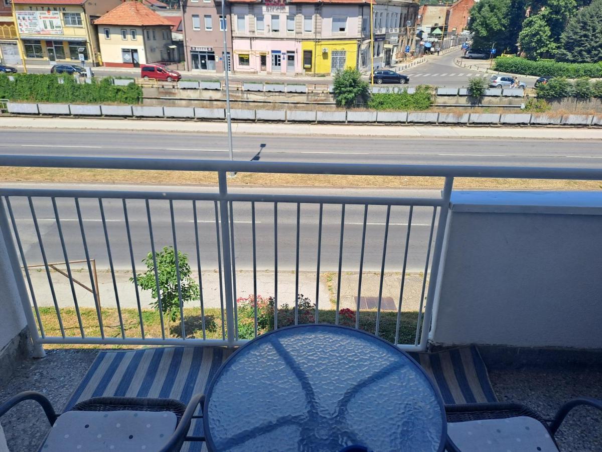 Appartamento Enjoy Traveling Tuzla Esterno foto