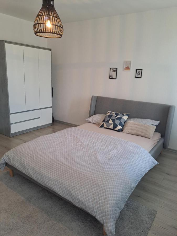 Appartamento Enjoy Traveling Tuzla Esterno foto