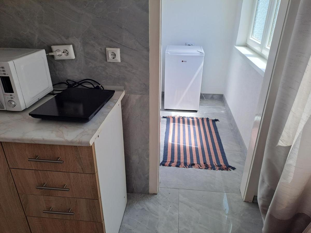 Appartamento Enjoy Traveling Tuzla Esterno foto