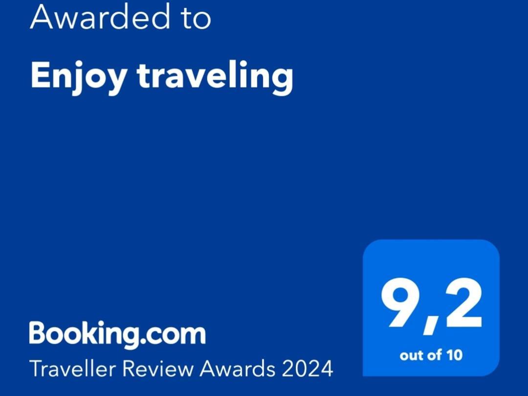 Appartamento Enjoy Traveling Tuzla Esterno foto